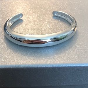 Chloe & Isabel hammered metal bracelet